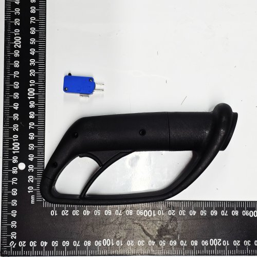8BM0043